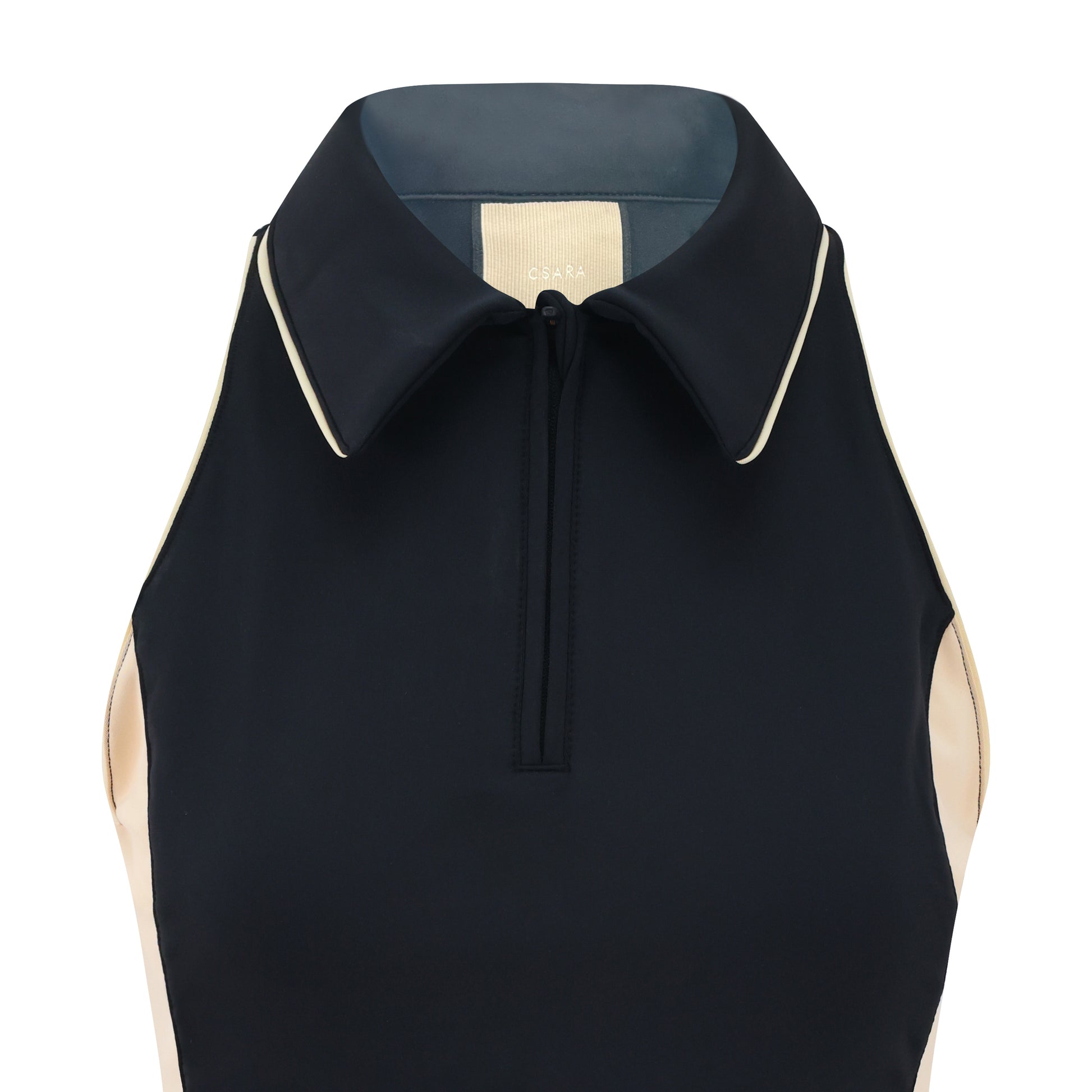 Women's sleeveless golf polo shirt with stretch fabric, collar and quarter zip and magnetic ball marker