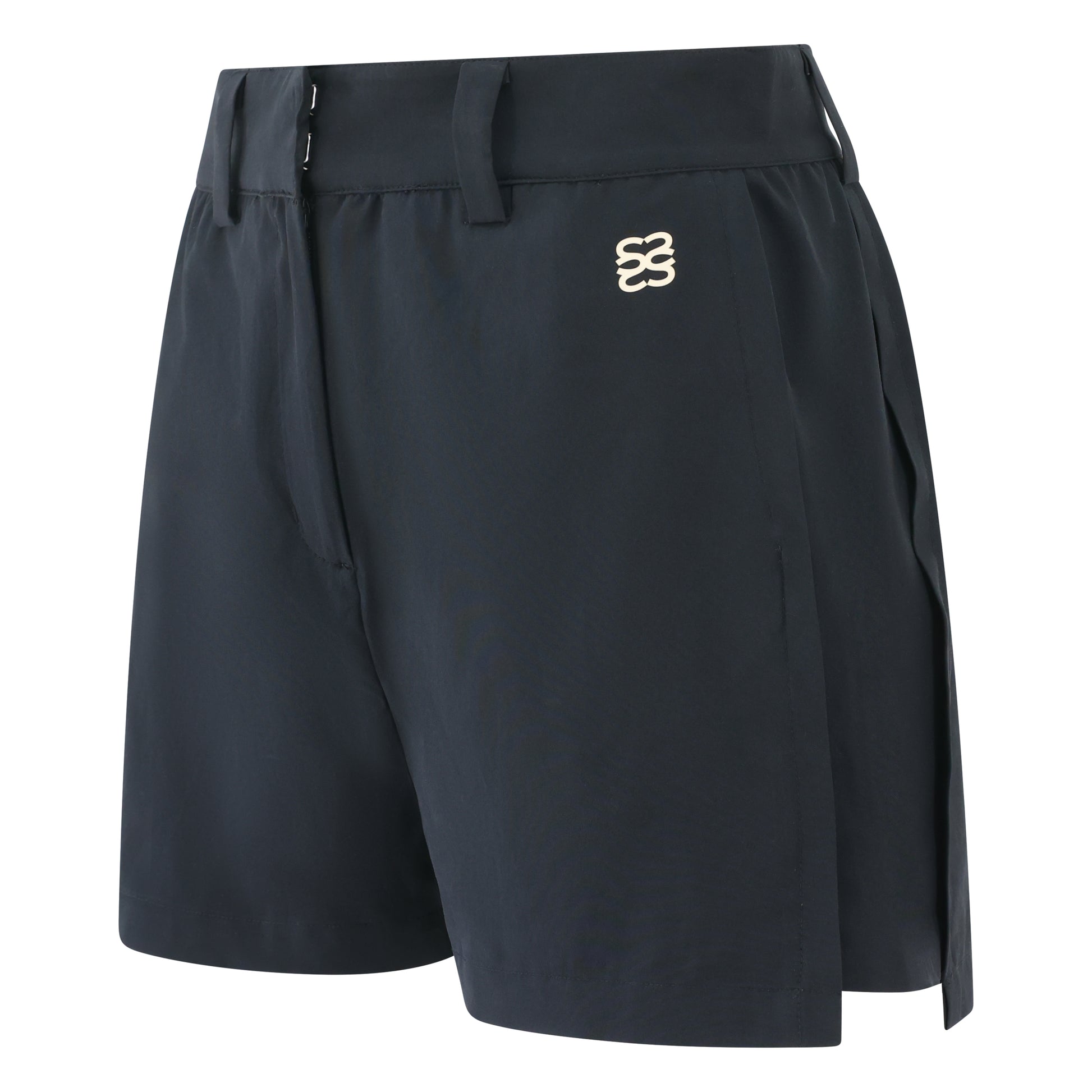 Women’s golf shorts in black, four-way stretch fabric with pockets and magnetic ball marker